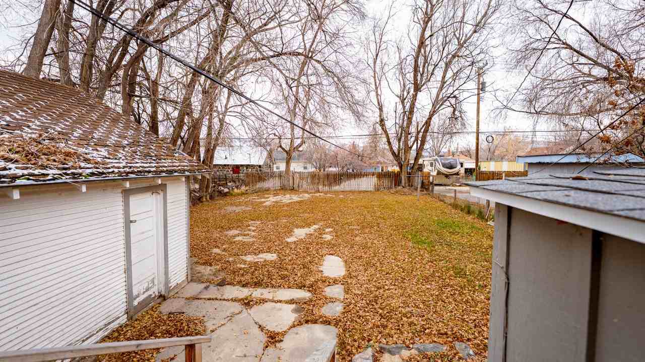 725 N 10th Ave - Photo 5 of 5