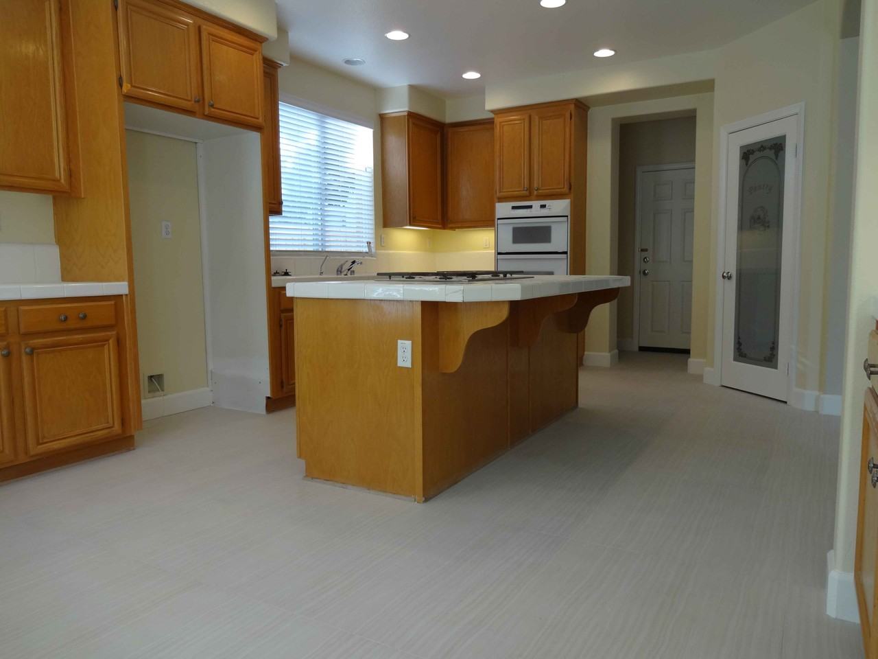 936 Mccall Circle #NA - Photo 2 of 12