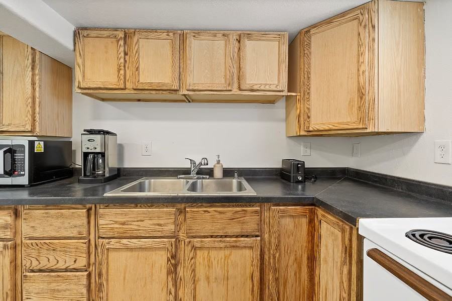 718 East Boulevard #NA - Photo 3 of 17