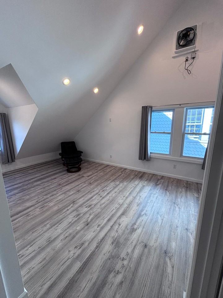 44 Elmwood Place #3 - Photo 5 of 12