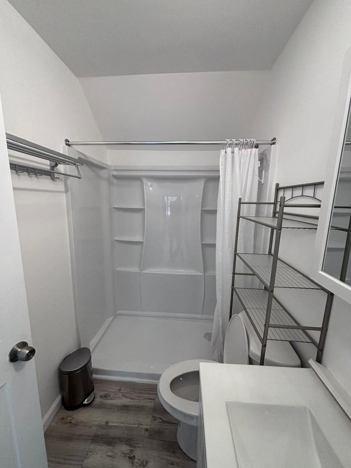 44 Elmwood Place #3 - Photo 6 of 12