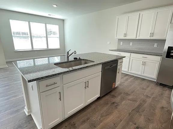 1448 Amberview Ln - Photo 6 of 20