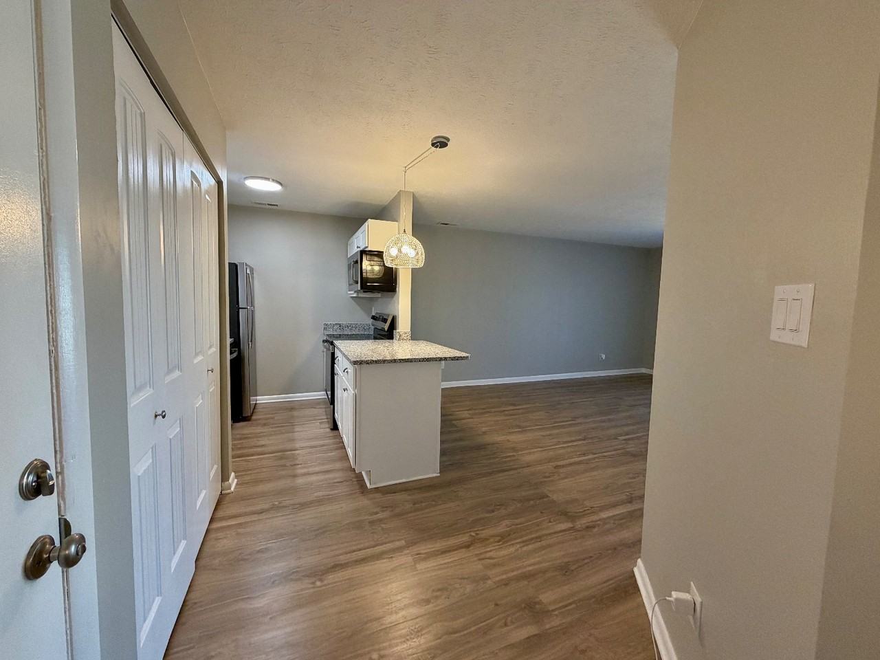 1128 Southwood Dr - Photo 6 of 20