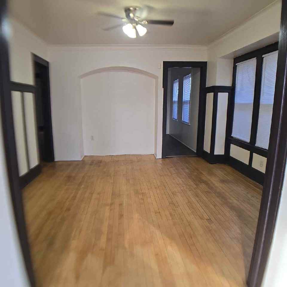 254 East Keefe Avenue #252 - Photo 2 of 8