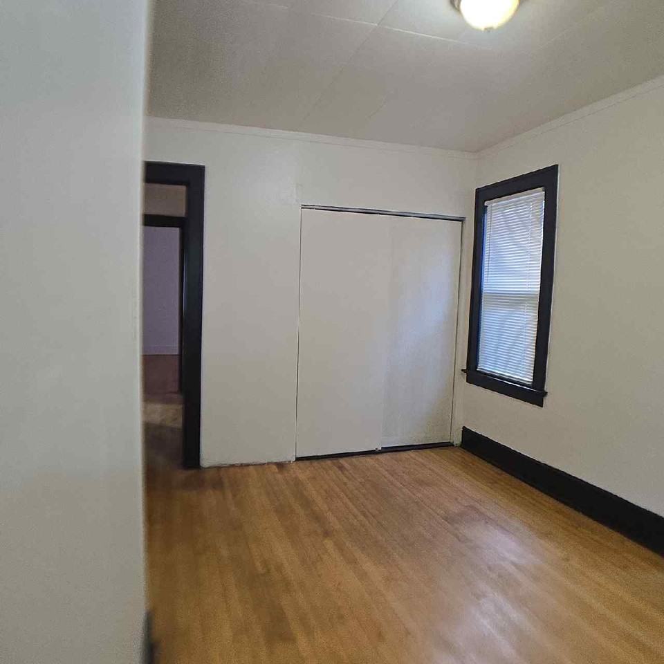 254 East Keefe Avenue #252 - Photo 5 of 8