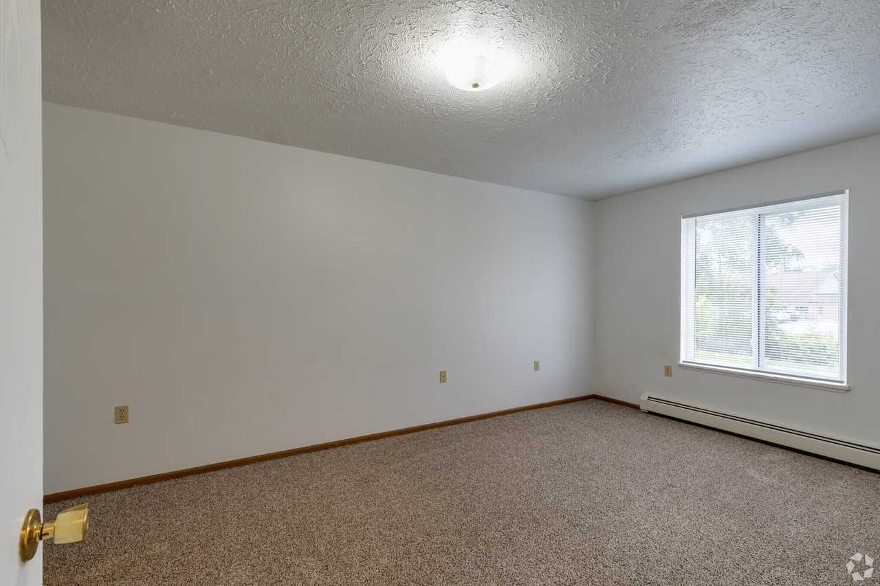 1801 Raleigh Avenue #12 - Photo 3 of 7