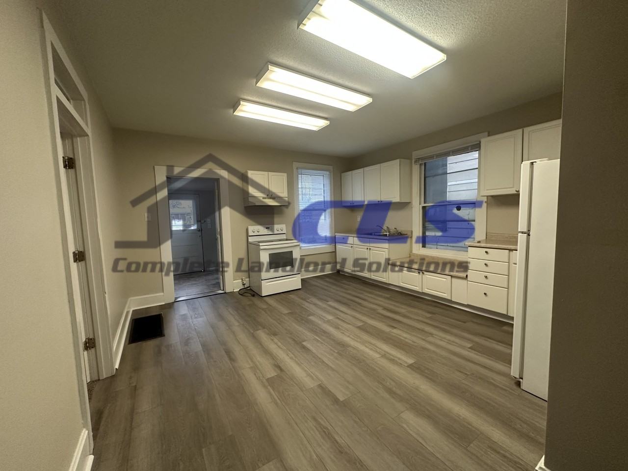 1106 S 11th 1/2 St #1 - Photo 2 of 5