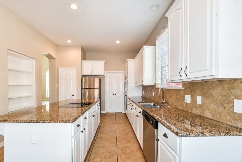 2813 Independence Dr - Photo 6 of 17