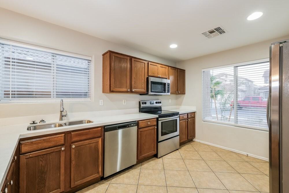 9132 Cordes Road - Photo 7 of 16