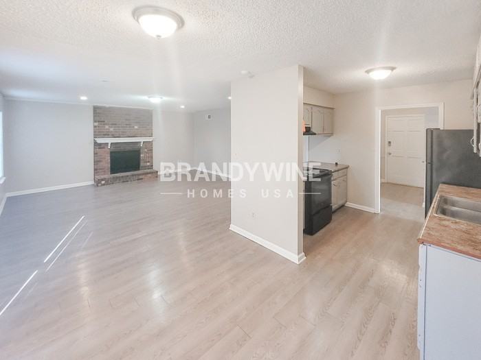 4031 Friendly Way - Photo 4 of 29