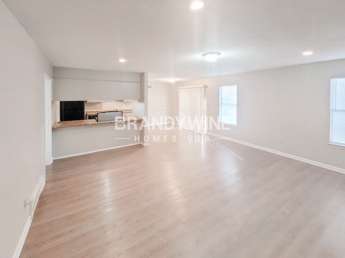 4031 Friendly Way - Photo 6 of 29