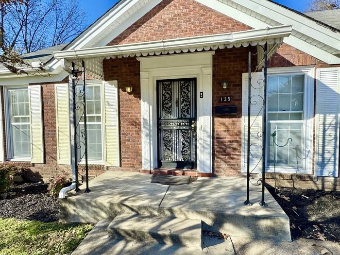 135 S Greer St - Photo 4 of 25