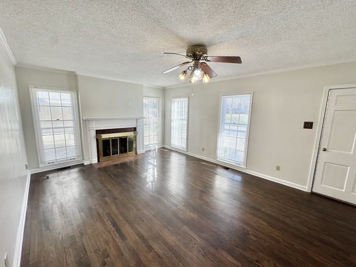 135 S Greer St - Photo 5 of 25