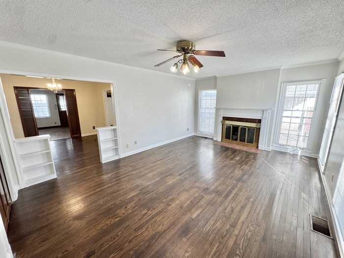 135 S Greer St - Photo 6 of 25