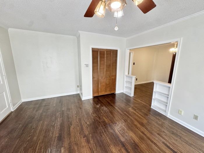 135 S Greer St - Photo 7 of 25