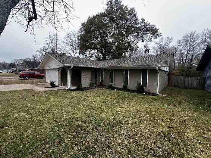 8403 East Woodview Drive - Photo 2 of 18