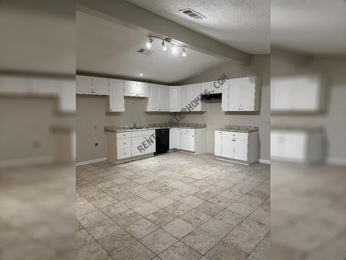 8403 East Woodview Drive - Photo 6 of 18