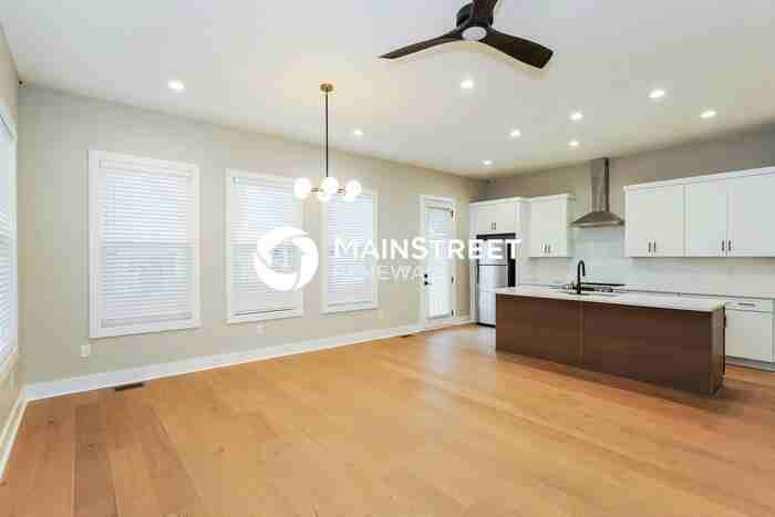 2142 Oakland Street #A - Photo 2 of 20