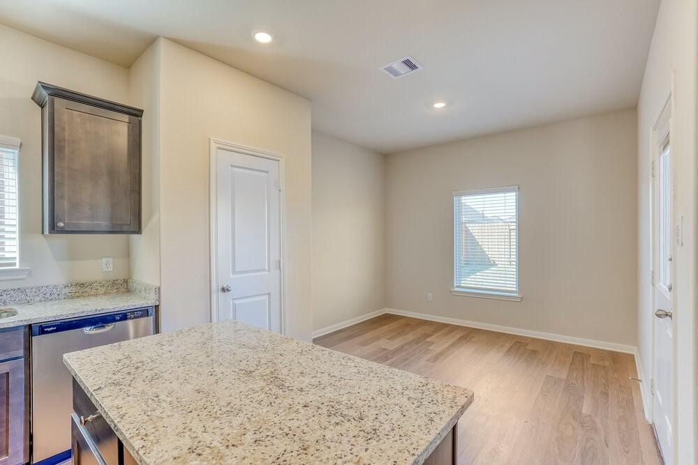 409 Mustang Trot Dr - Photo 6 of 16