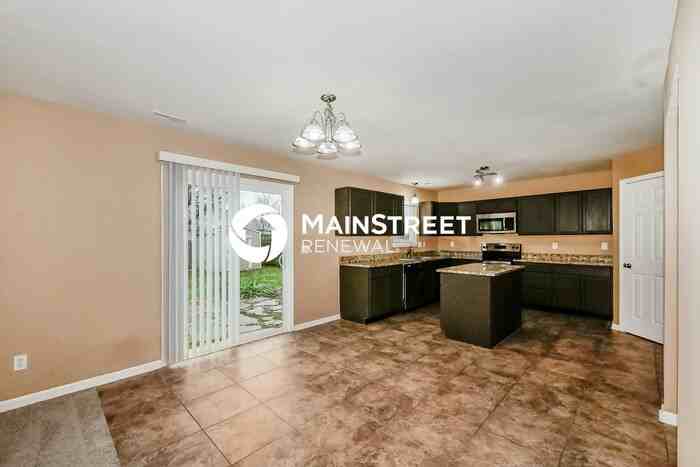 8144 Wood Hollow Ln - Photo 6 of 19