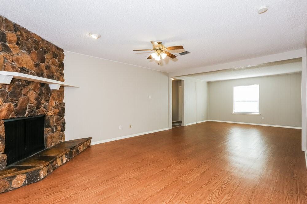1307 Columbine Ct - Photo 3 of 16