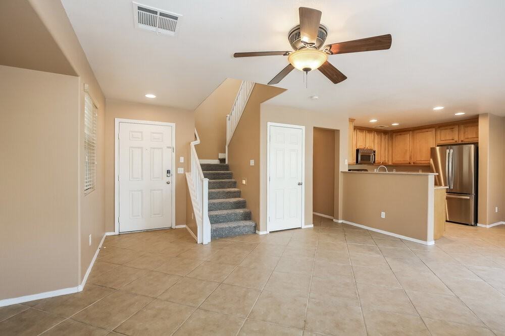 8204 Wildwood Glen Dr - Photo 5 of 17