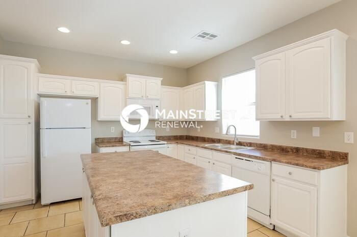 7322 West Coolidge Street - Photo 7 of 17