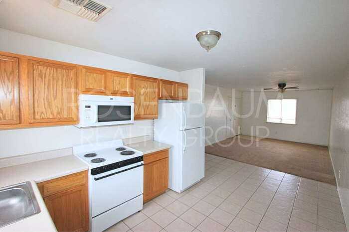 15588 S Yava Rd #B - Photo 7 of 10