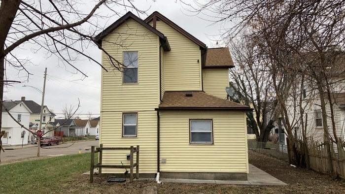 105 S Irwin St - Photo 2 of 37