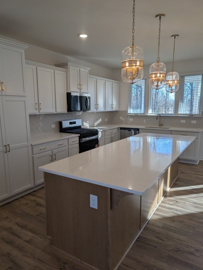 1147 Links Crossing Dr - Photo 3 of 11