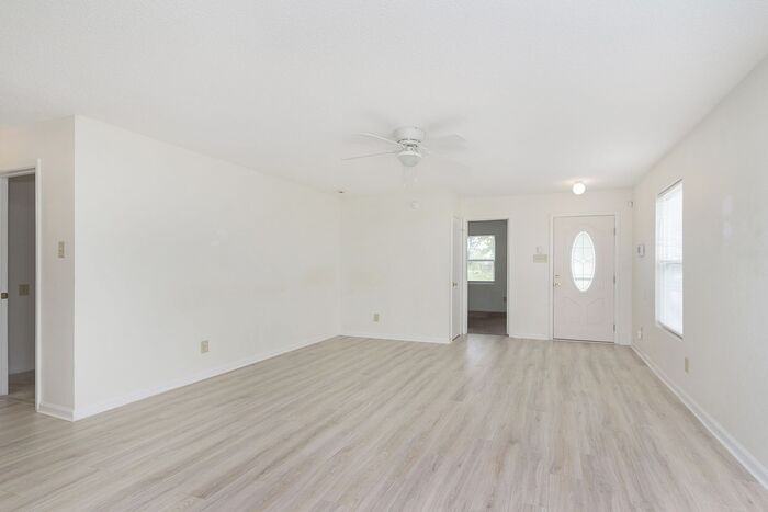 7707 Brandenburg Way - Photo 4 of 26