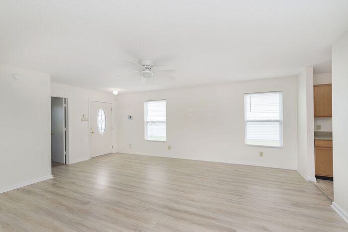 7707 Brandenburg Way - Photo 5 of 26