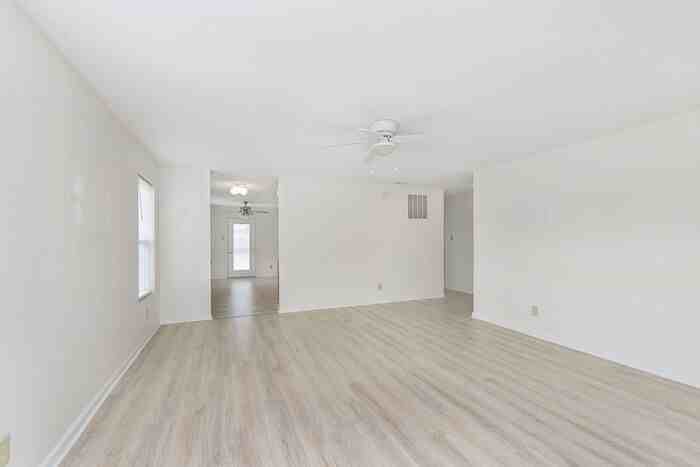 7707 Brandenburg Way - Photo 6 of 26