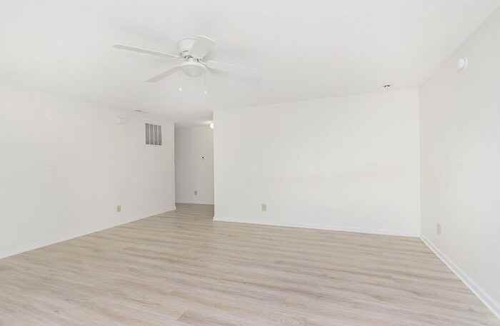 7707 Brandenburg Way - Photo 7 of 26