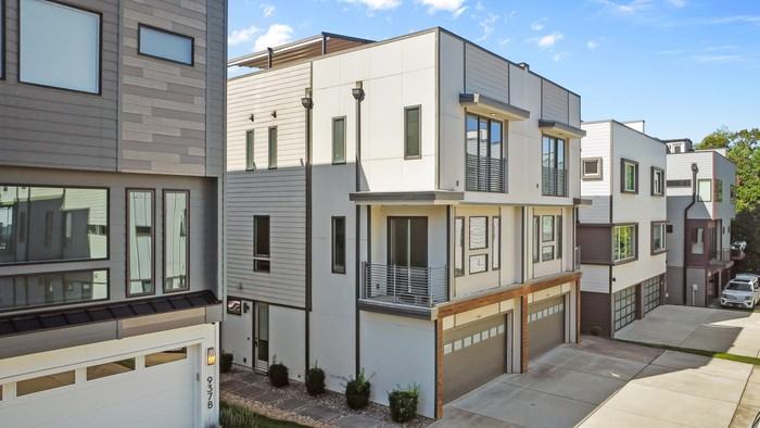 945 Westbrook Drive #A - Photo 2 of 30