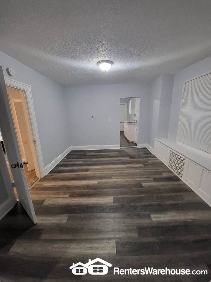 2533 Cypress Ave - Photo 7 of 12