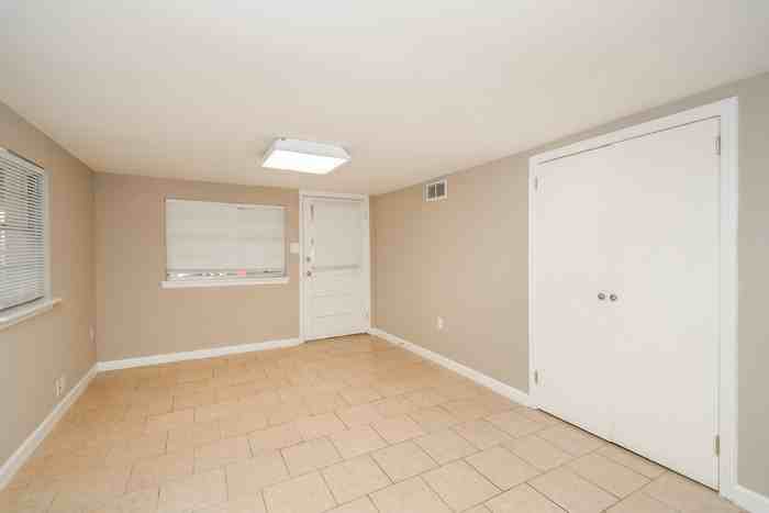 1032 Melody Drive - Photo 5 of 10