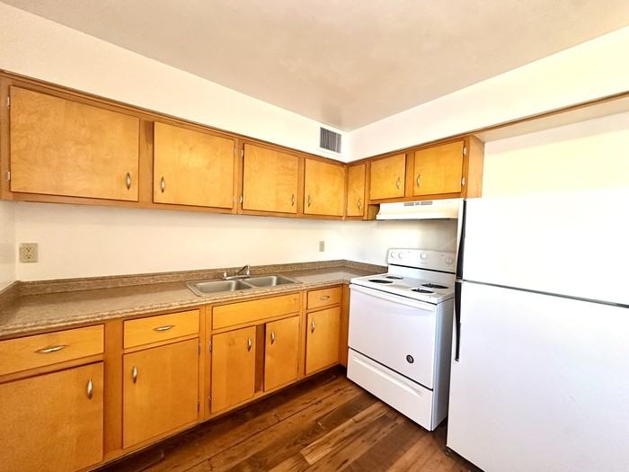 1287 East Glenn Street - Photo 3 of 8