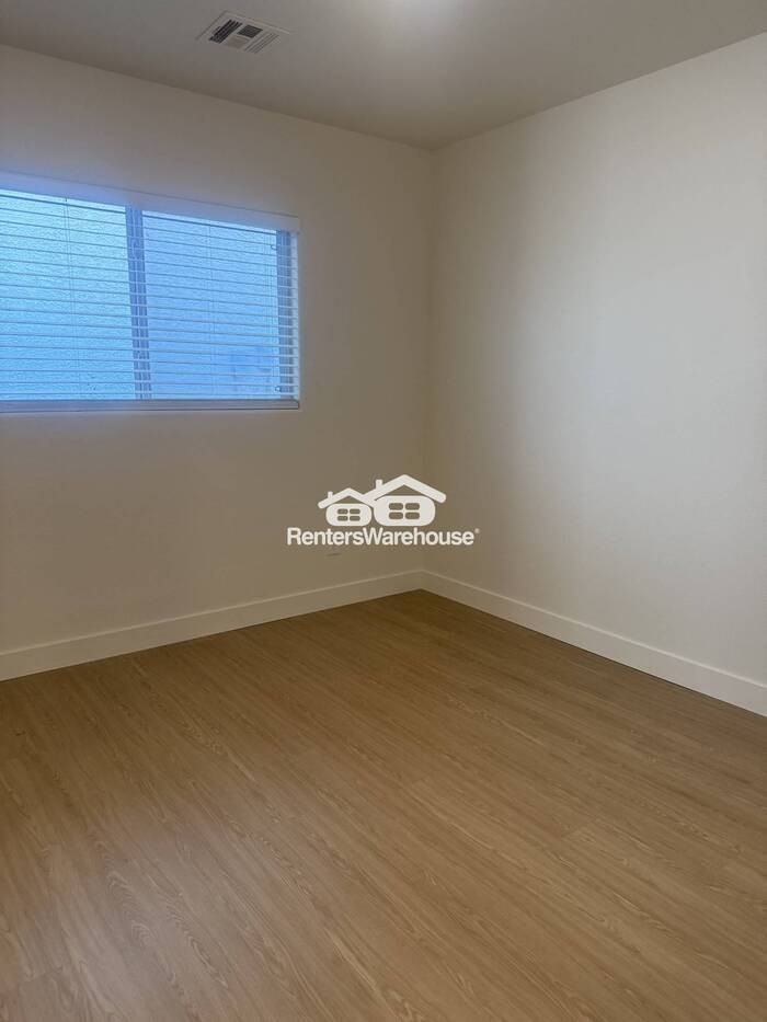 11852 Montclair Park Court - Photo 4 of 9