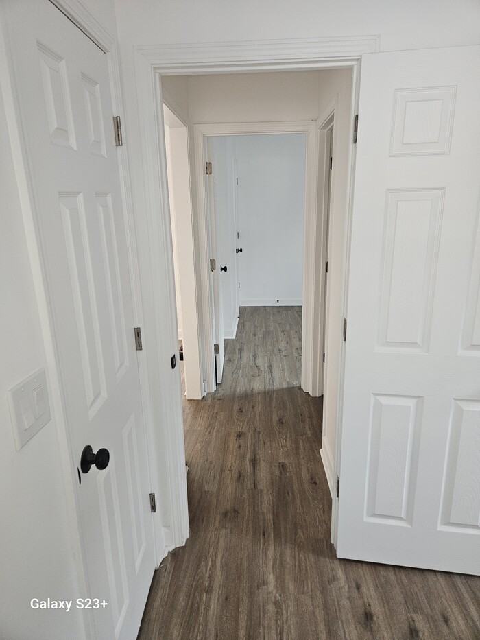 1064 Harrison St - Photo 7 of 12