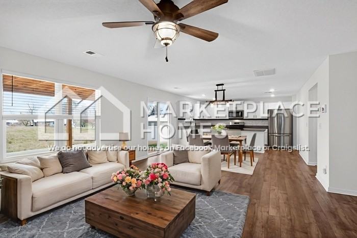 1067 Evan Ct - Photo 2 of 32