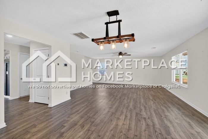 1067 Evan Ct - Photo 6 of 32