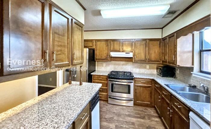 493 Cedar Crest Drive - Photo 2 of 19