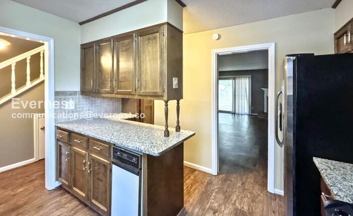 493 Cedar Crest Drive - Photo 4 of 19