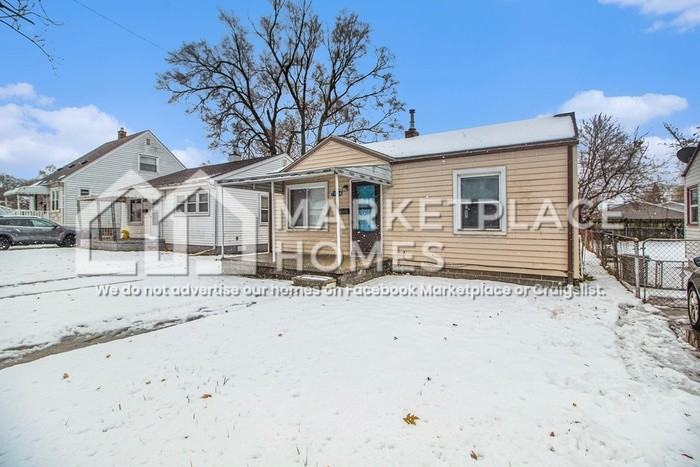 11084 Packard Avenue - Photo 2 of 26