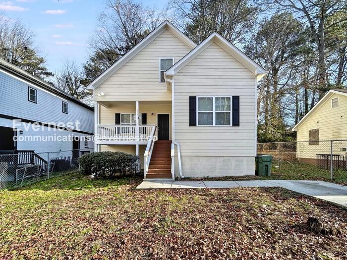 379 Yonkers Avenue Northwest