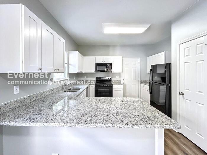 379 Yonkers Avenue Northwest - Photo 2 of 25