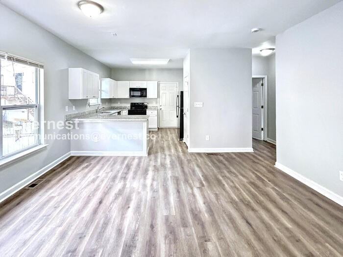 379 Yonkers Avenue Northwest - Photo 4 of 25