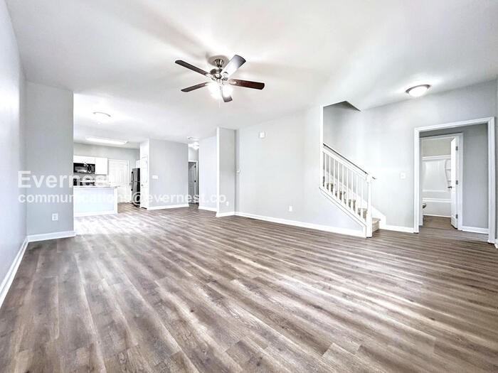 379 Yonkers Avenue Northwest - Photo 5 of 25