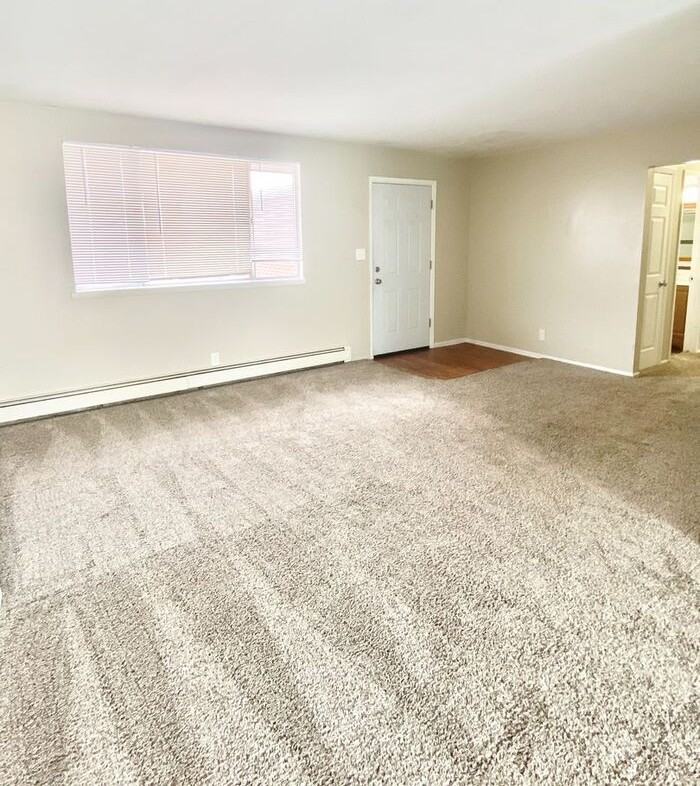 1729 E 16th St - Photo 5 of 13